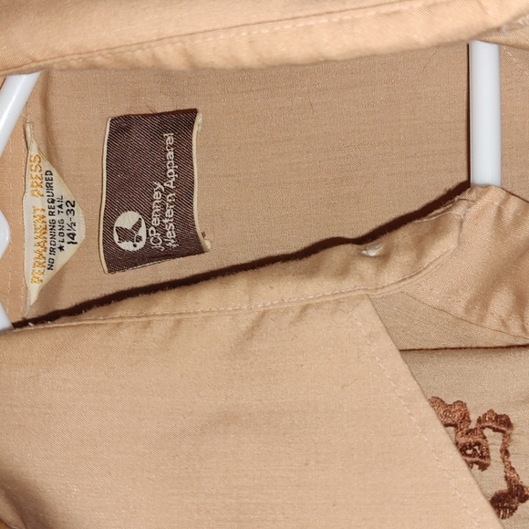 Unique western embroidered pearl snap top - Picture 5 of 7